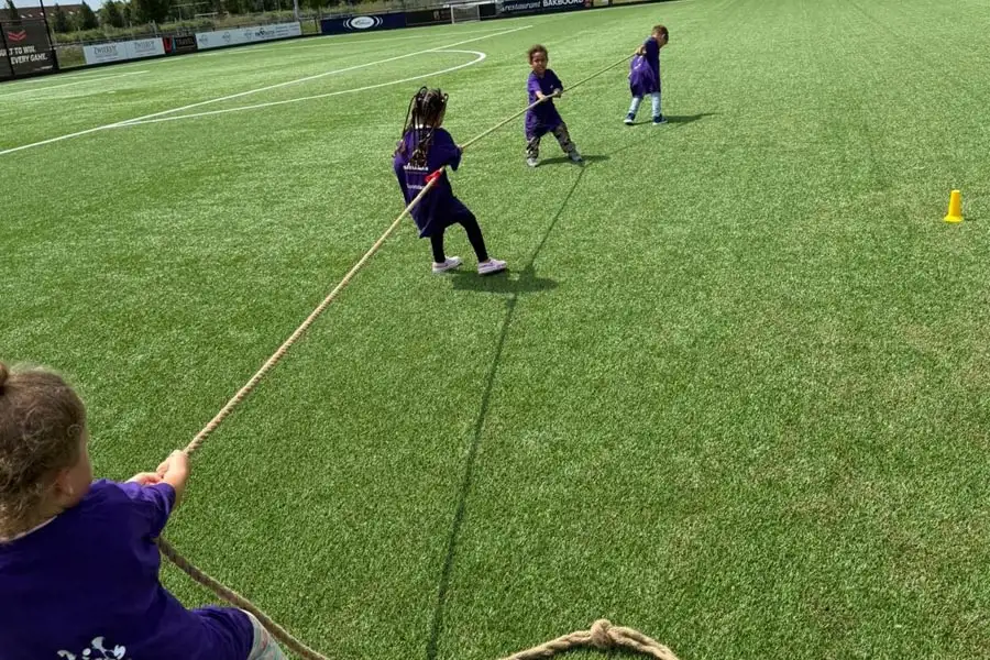 Kinderen sporten bij BSO Sport Amsterdam Noord